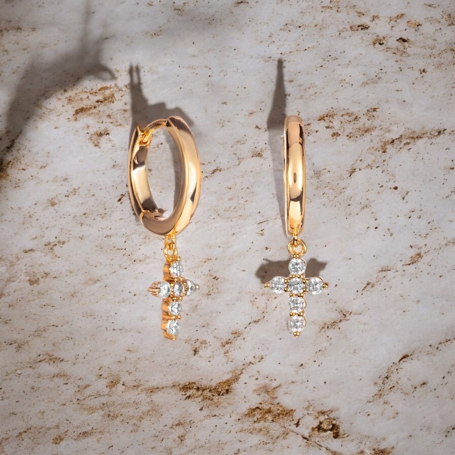 Kreuz mit Zirkonia Steine