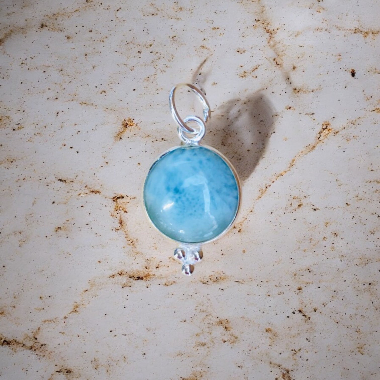 Runder Traum Larimar